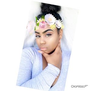 Meet your Posher, Kayla